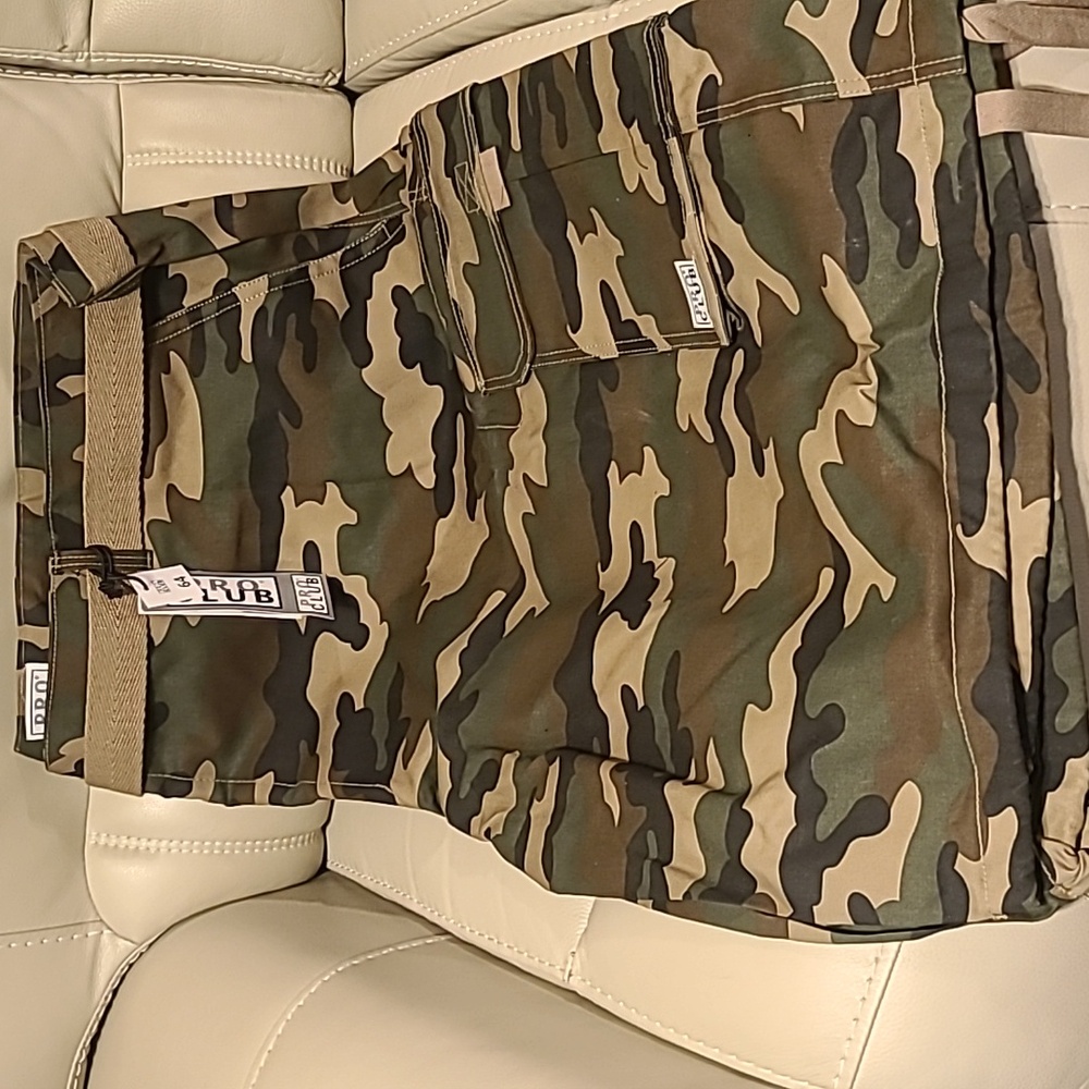 Big and Tall Pro Club cargo shorts w/matching belt. NWT.